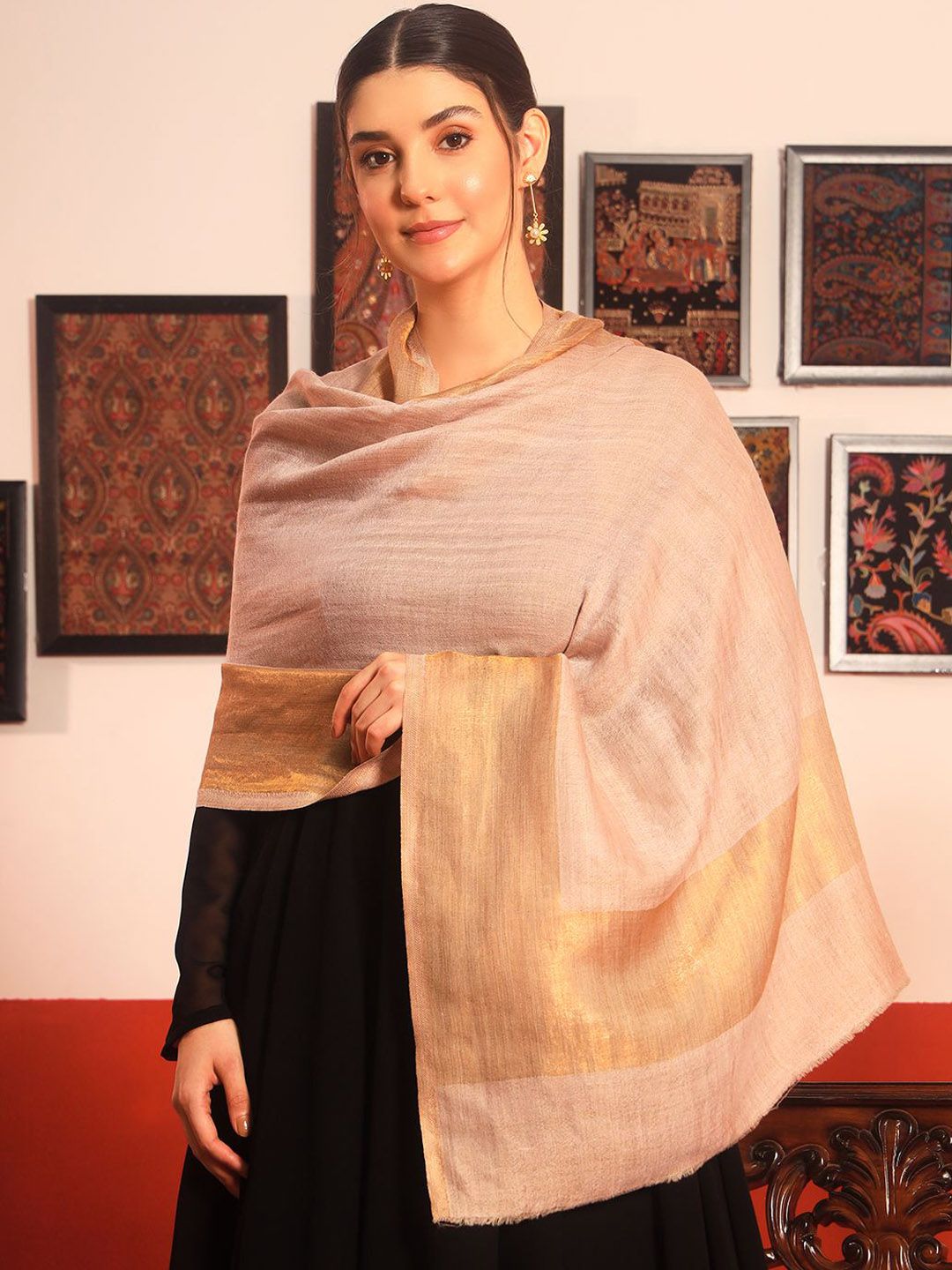 Dhiyona PA Woven Design Reversible Fringed Medium Woollen Shawl