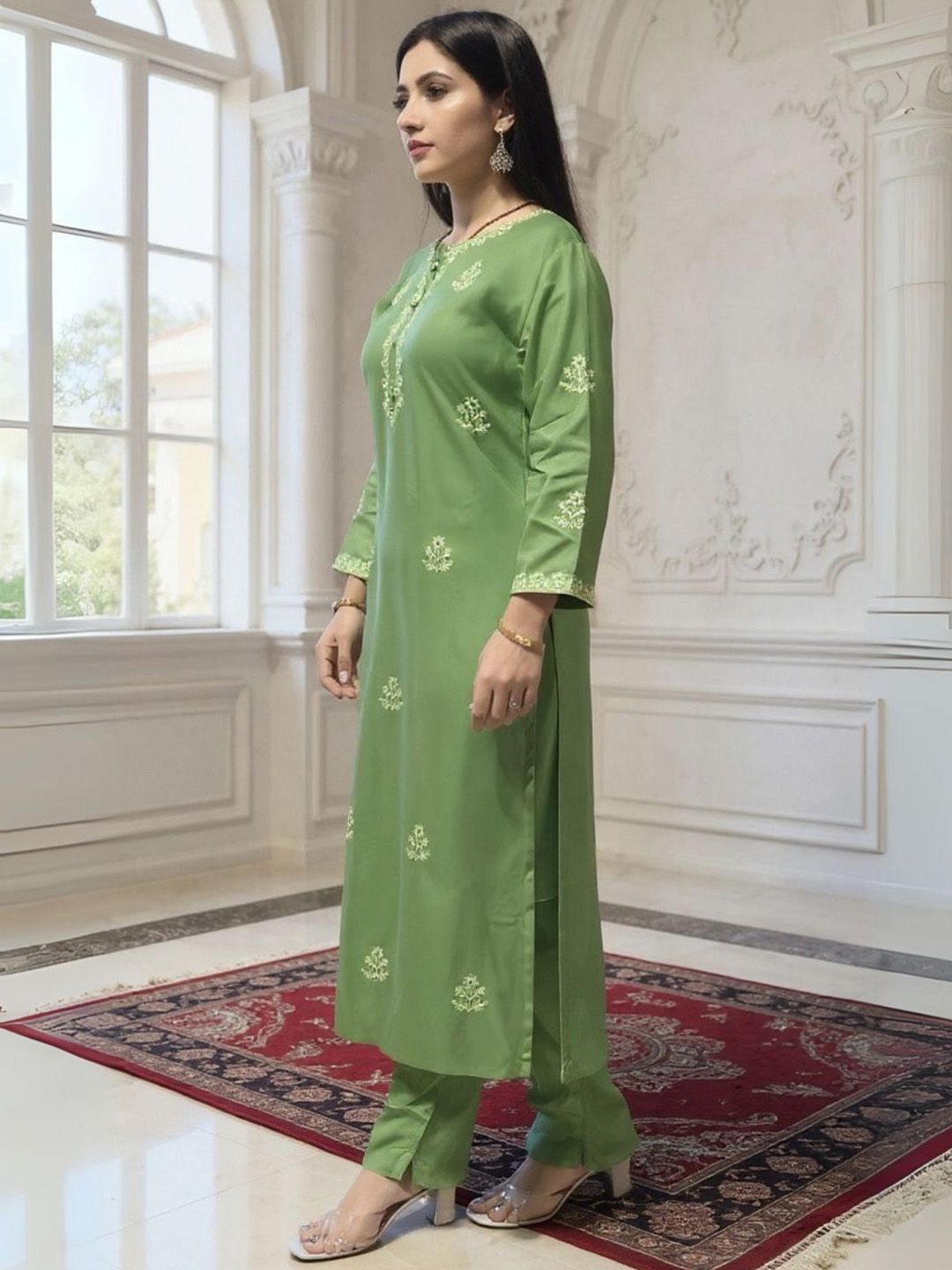 Women Ethnic Motifs Embroidered Kurta with Trousers