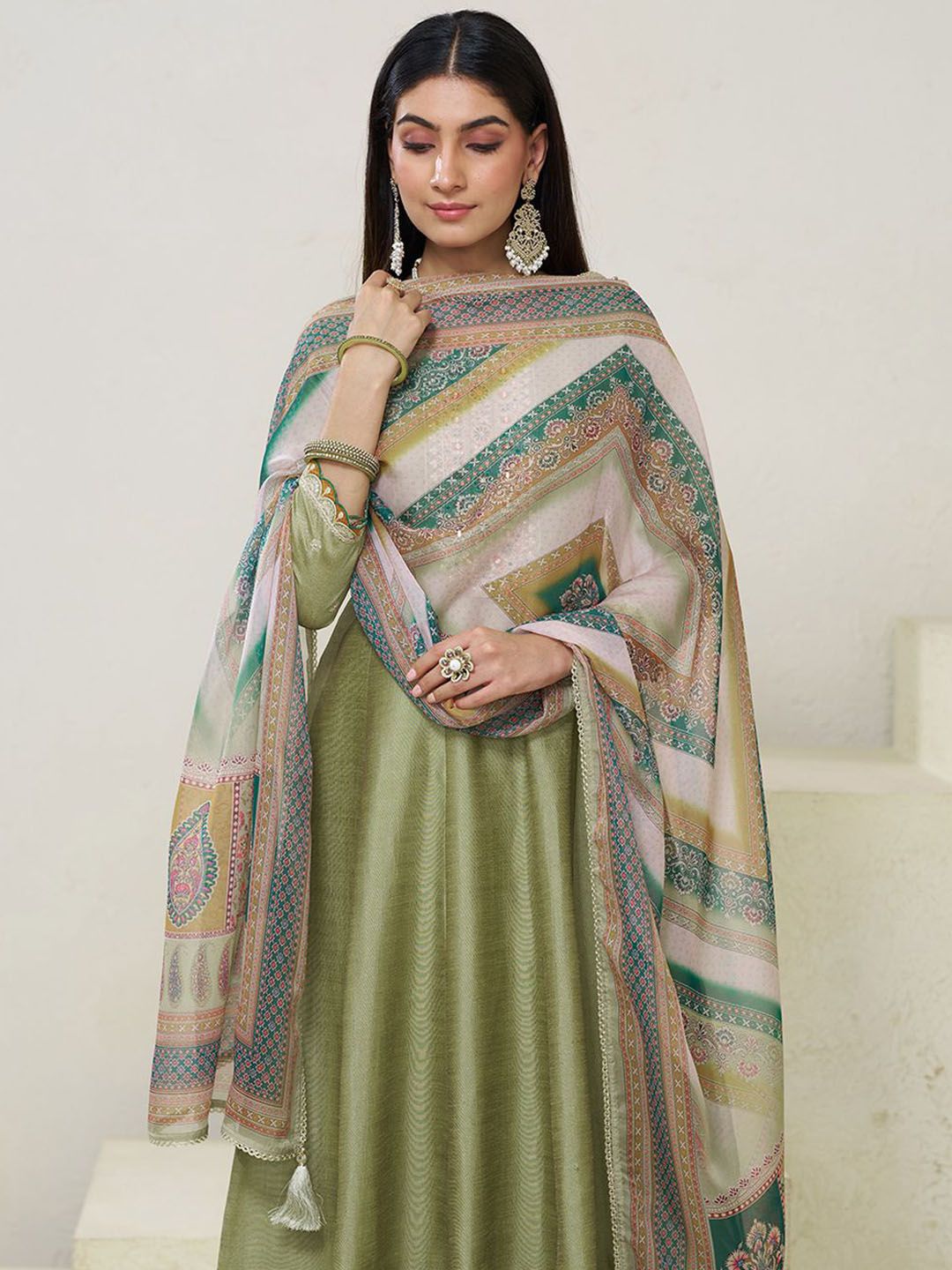 Dhiyona CH Women Floral Yoke Design Kurta with Trousers & Dupatta