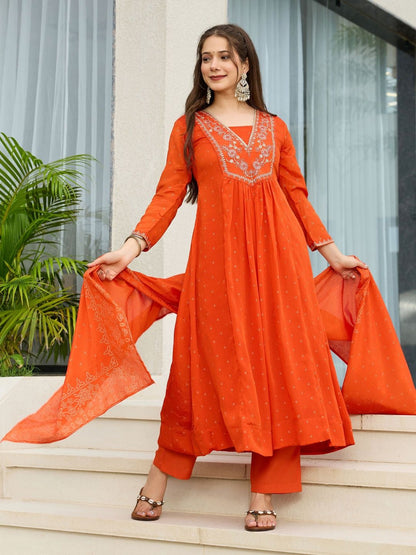 Dhiyona KL Women Floral Embroidered Silk Chiffon Kurta with Trousers & Dupatta
