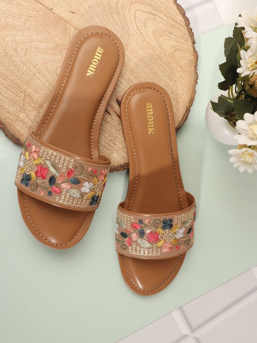Dhiyona AK Women Ethnic Open Toe Flats with Embroidered