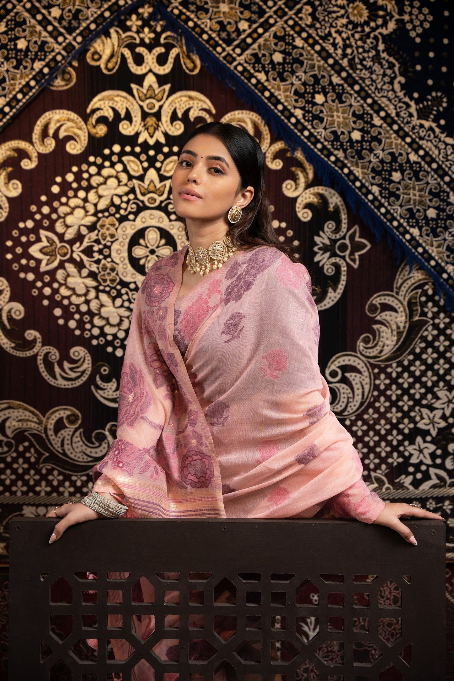 Dhiyona GR Women's Devanshi Pink Soft Cotton Jamdani Saree