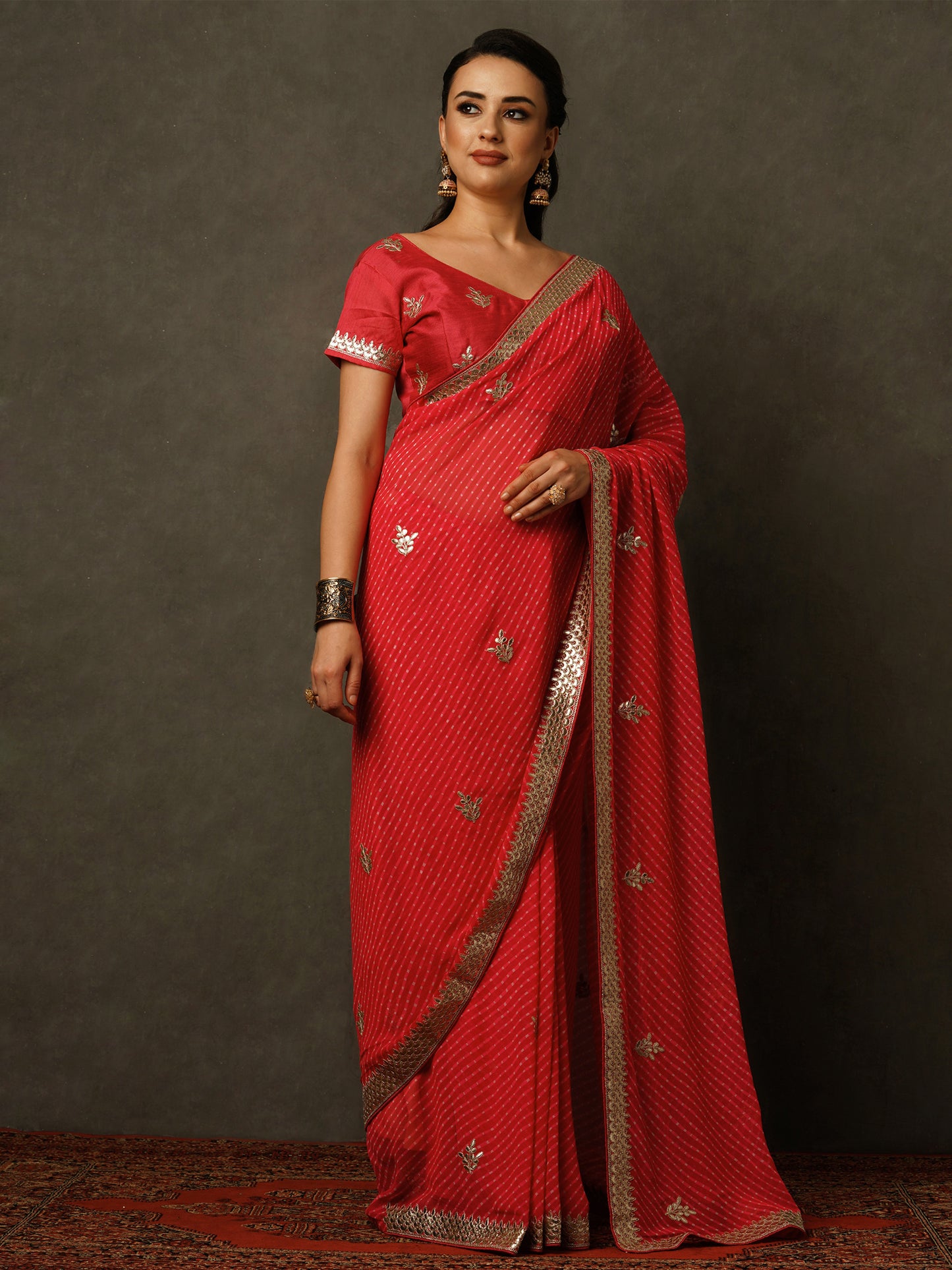Women's Georgette Pink Embellished Celebrity Saree With Blouse Piece