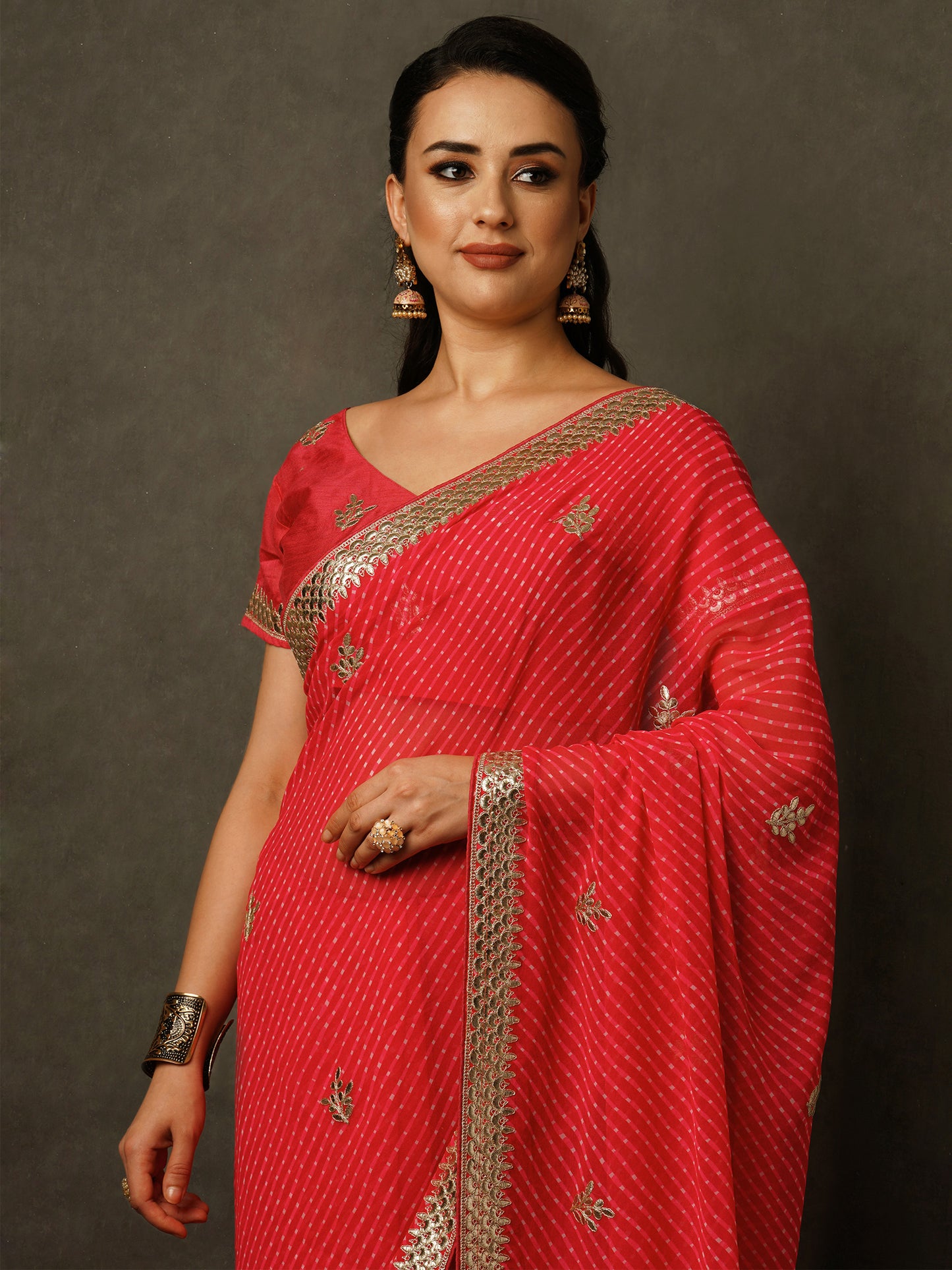 Women's Georgette Pink Embellished Celebrity Saree With Blouse Piece