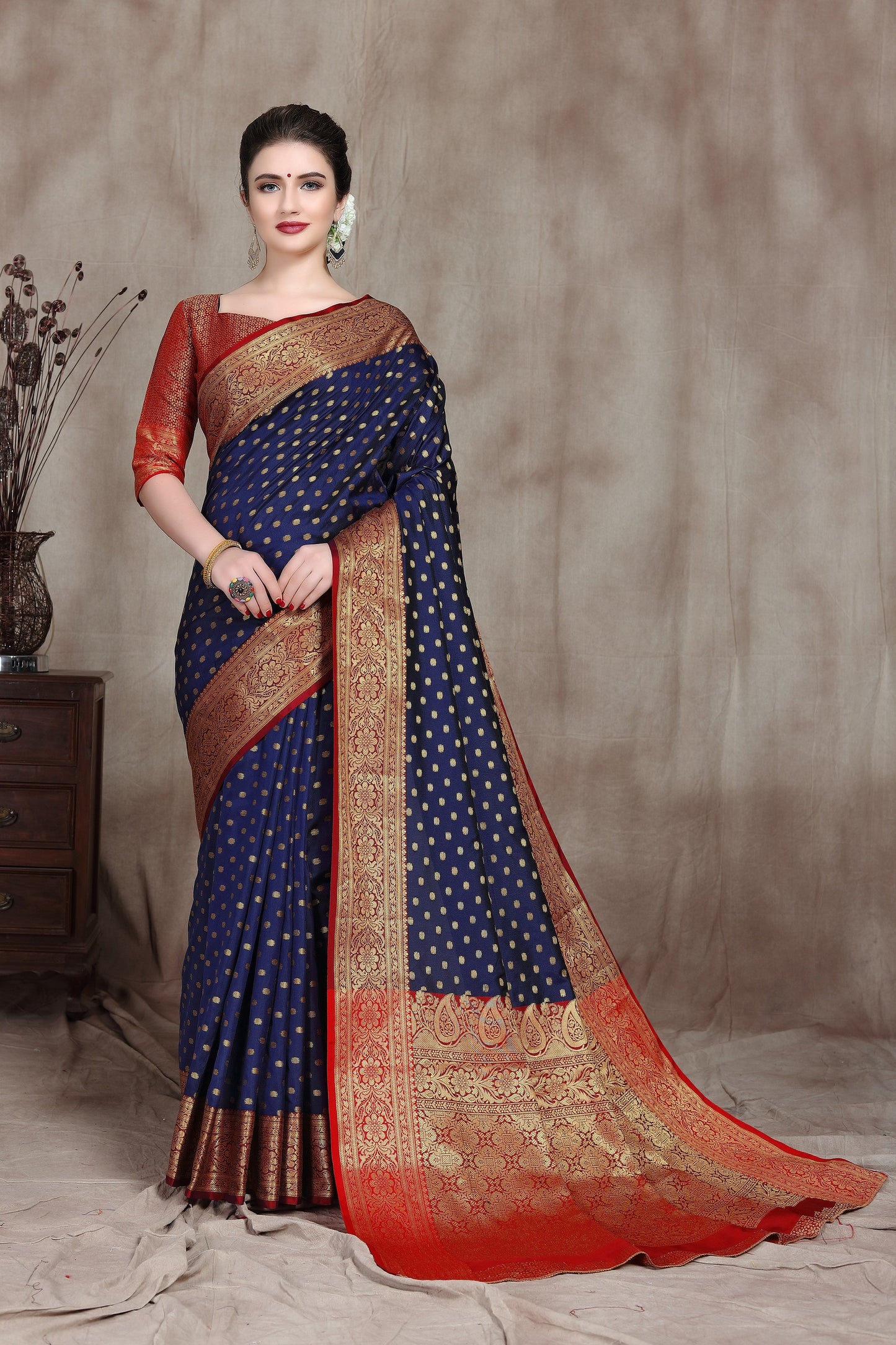 Dhiyona GR Women's Dhruvi Navy Cotton Silk Banarasi Booti Saree