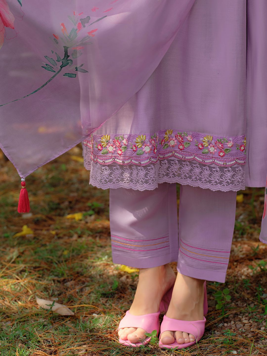 Floral Yoke Design V-Neck Thread Work Straight Kurta With Trousers & Dupatta