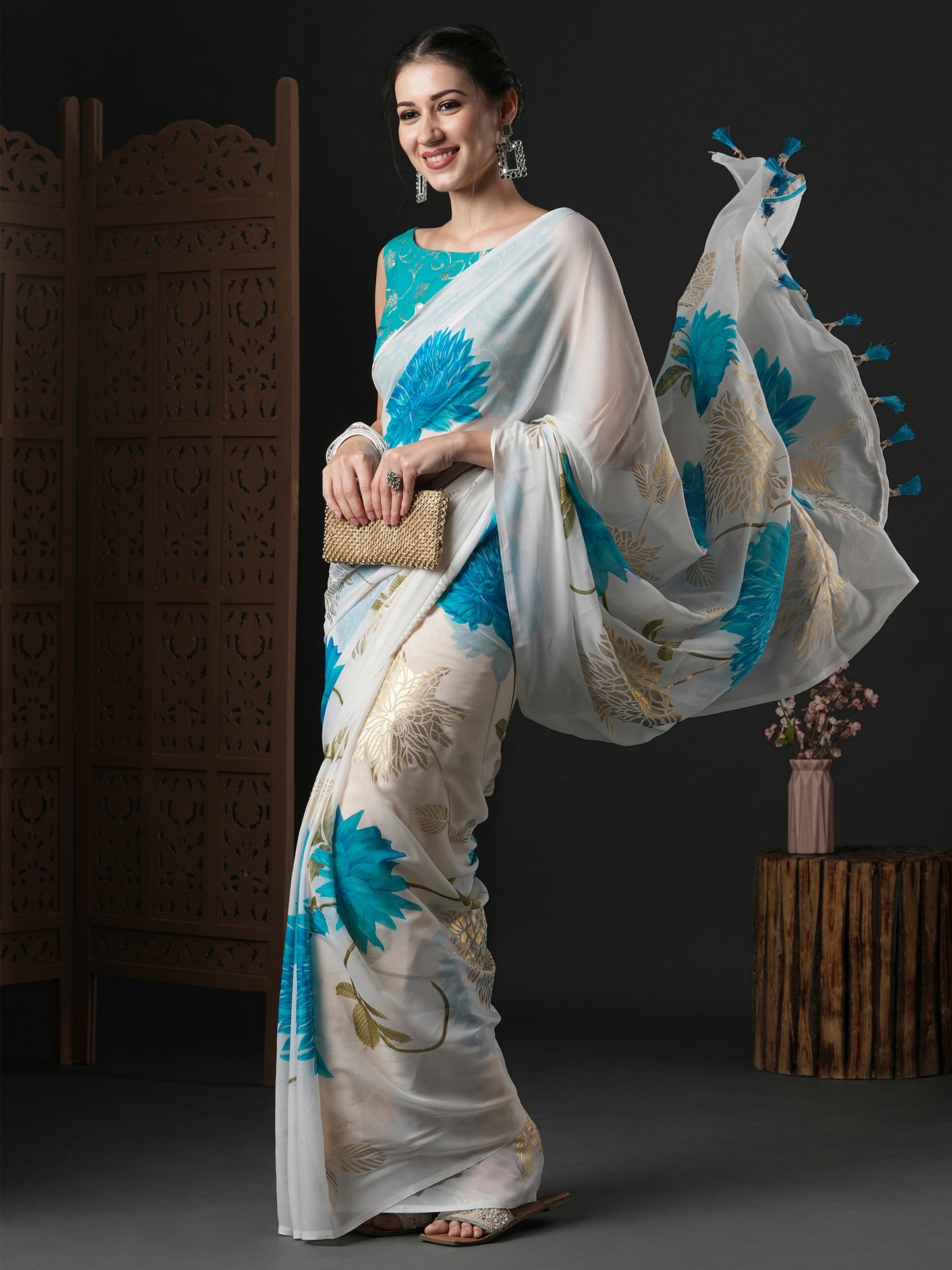 Women's Georgette White Printed Designer Saree With Blouse Piece