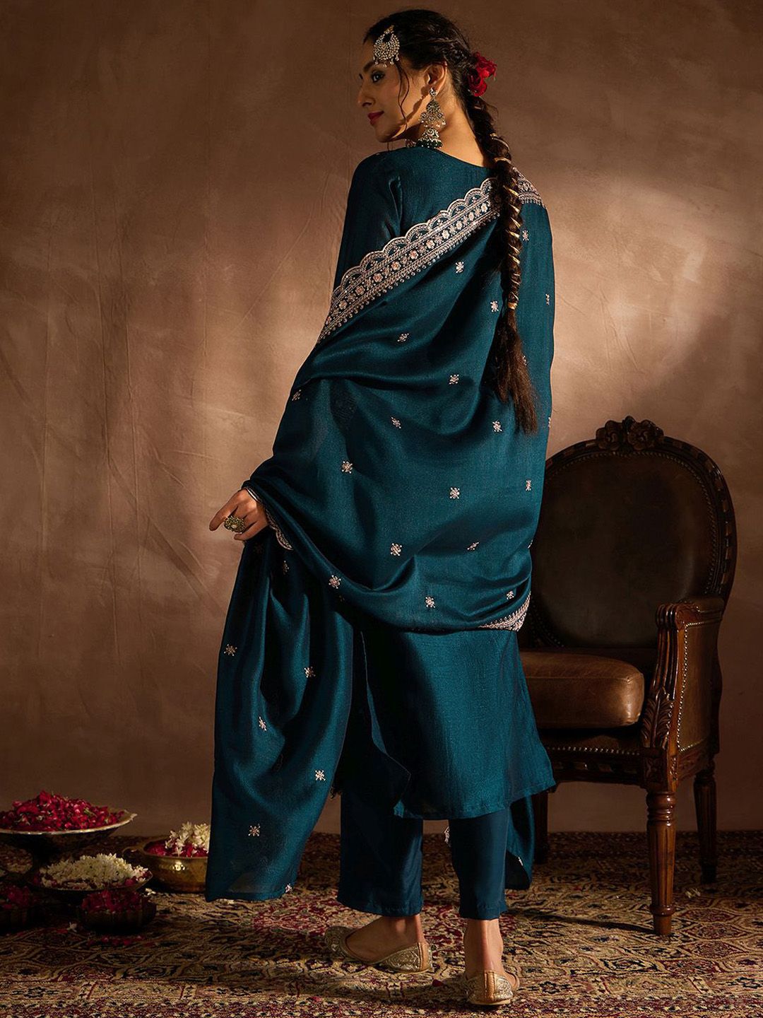 Ethnic Motifs Embroidered Thread Work Straight Kurta With Trousers & Dupatta