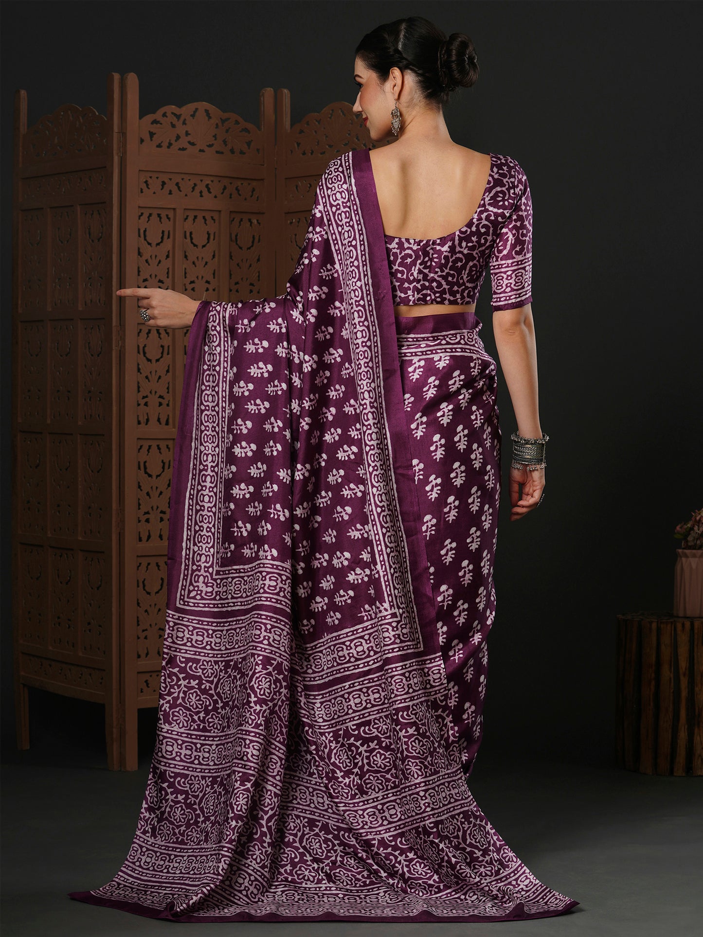 Women's Dola Silk Purple Printed Designer Saree With Blouse Piece