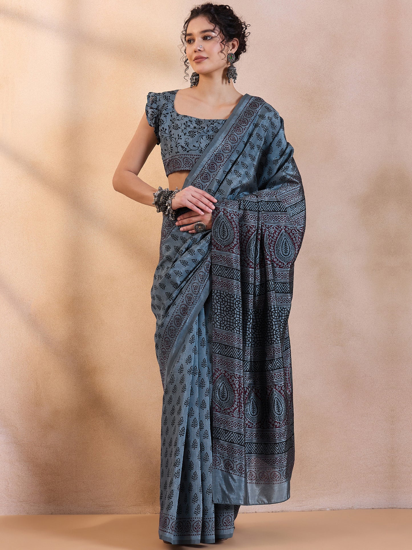 Women's Dola Silk Metallic Printed Designer Saree With Blouse Piece