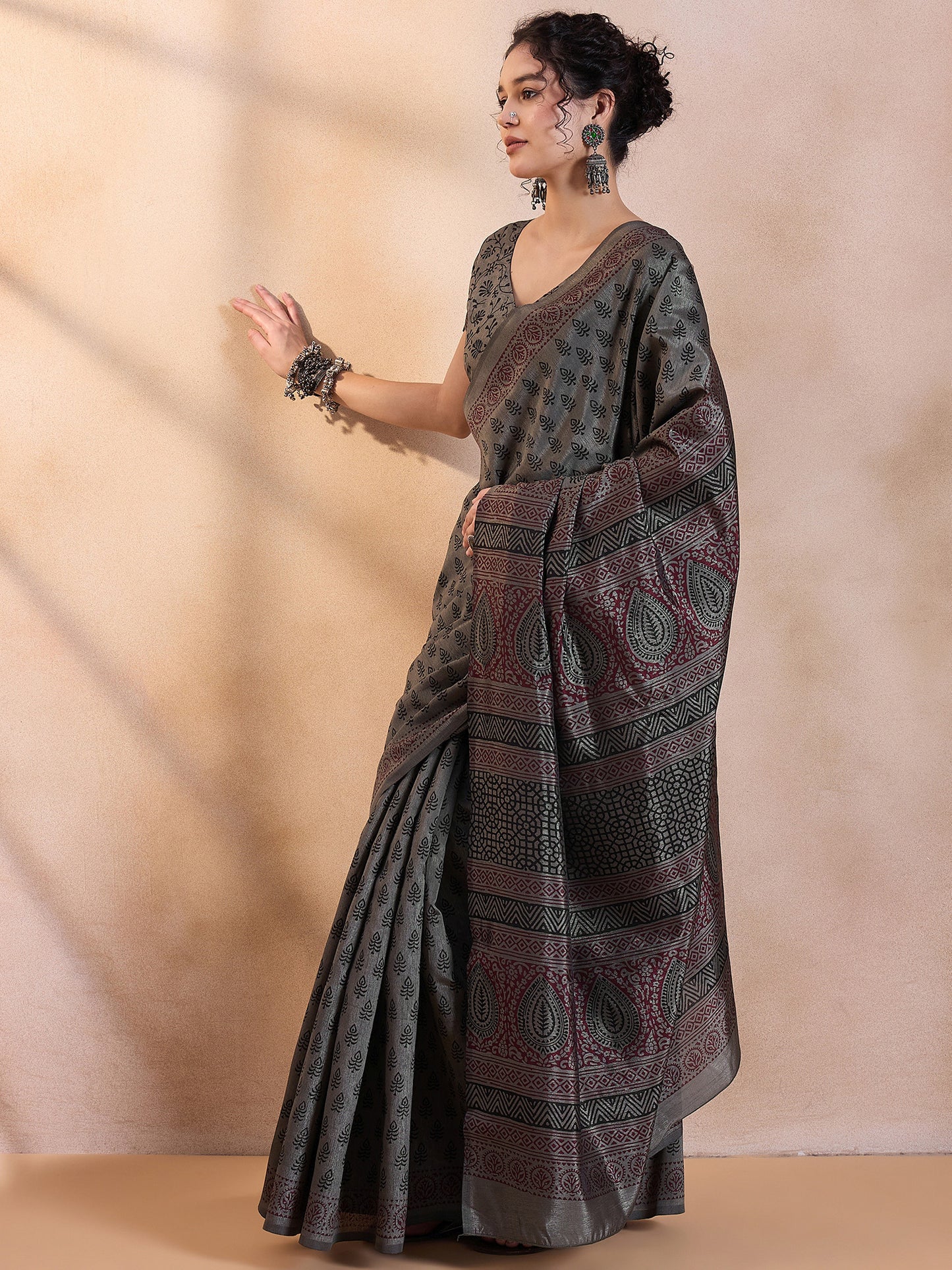 Women's Dola Silk Grey Printed Designer Saree With Blouse Piece