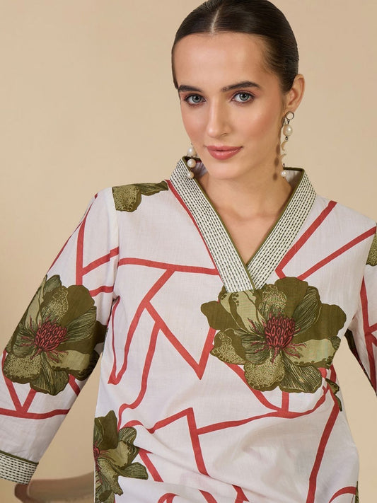 Women Floral Printed Regular Pure Cotton Kurta with Trousers