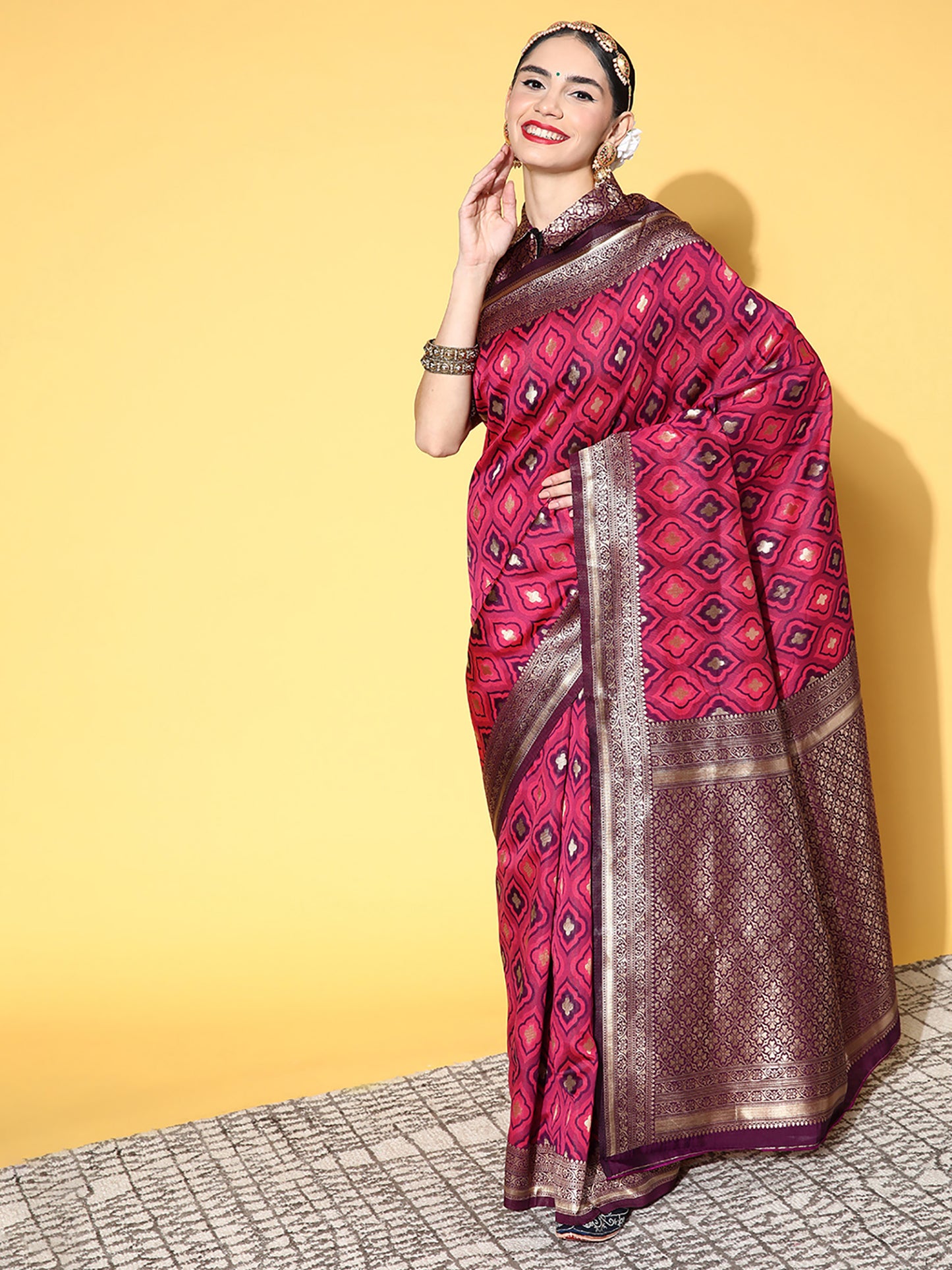 Women's Silk Blend Pink Woven Design Designer Saree With Blouse Piece