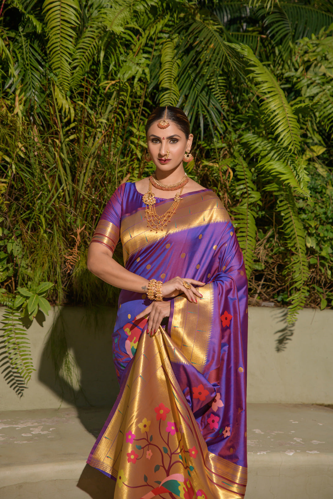 Dhiyona GR Women's Muniya Purple Zari Paithani Silk Saree