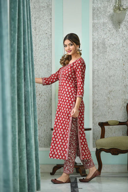 Women Maroon Printed Viscose Rayon Kurta And Pant Set