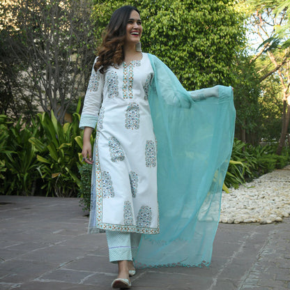 Women Light Sky Printed Pure Cotton Kurta And Pant Set