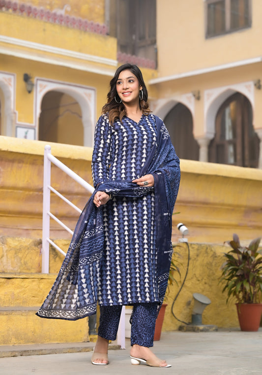Women Light Sky Printed Pure Cotton Kurta And Pant Set