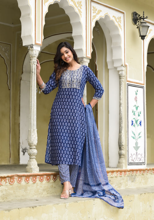 Women White Printed Viscose Rayon Kurta And Pant Set