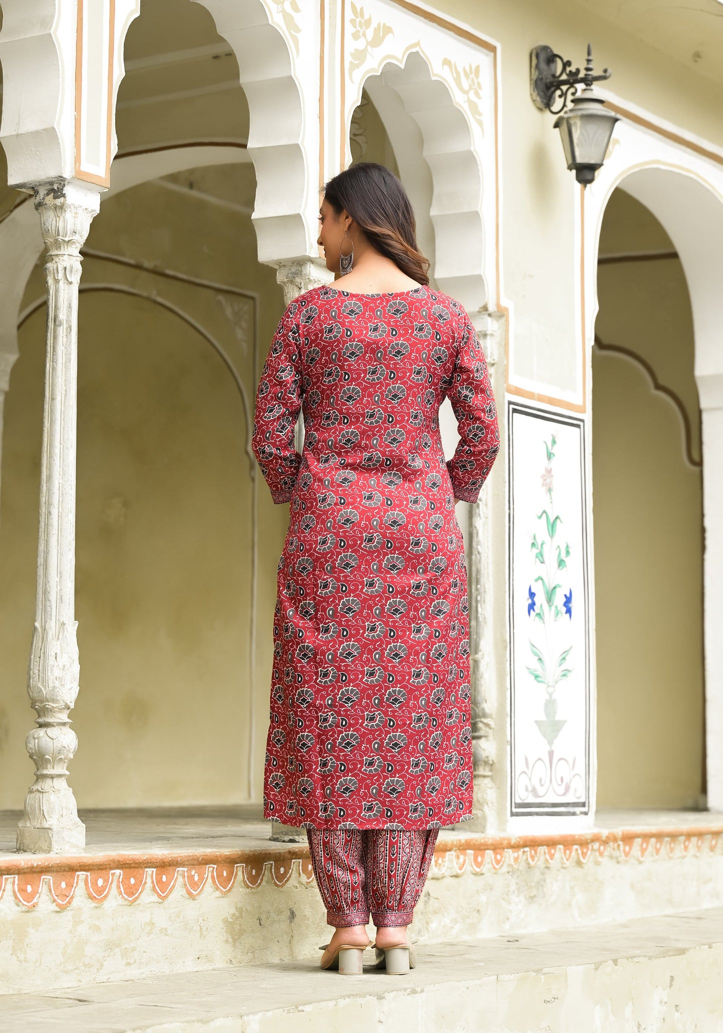 Women Maroon, Black, White Floral Print, Printed Viscose Rayon Kurta, Pant And Dupatta Set