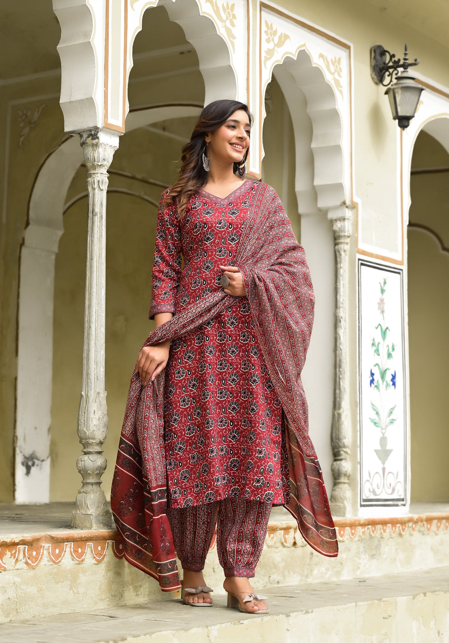 Women Maroon, Black, White Floral Print, Printed Viscose Rayon Kurta, Pant And Dupatta Set