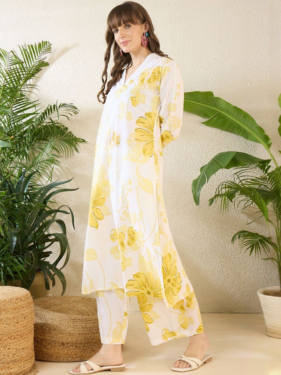Dhiyona IE Printed V-Neck Three-Quarter Sleeves Pure Cotton Tunic And Trousers