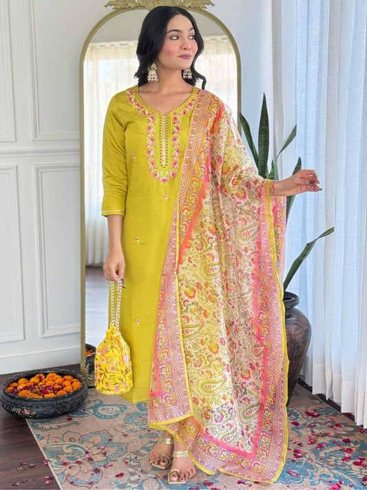 Dhiyona KL Women Embroidered Regular Kurta with Trousers & With Dupatta