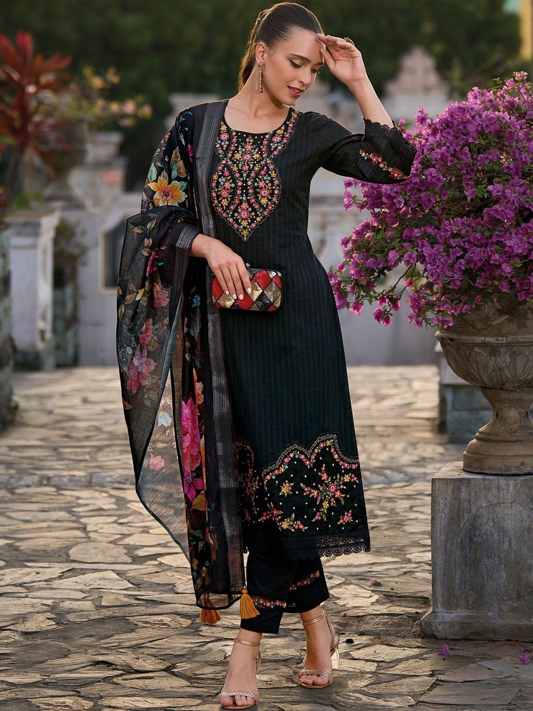 Women Floral Printed Cotton Kurta with Trousers & Dupatta