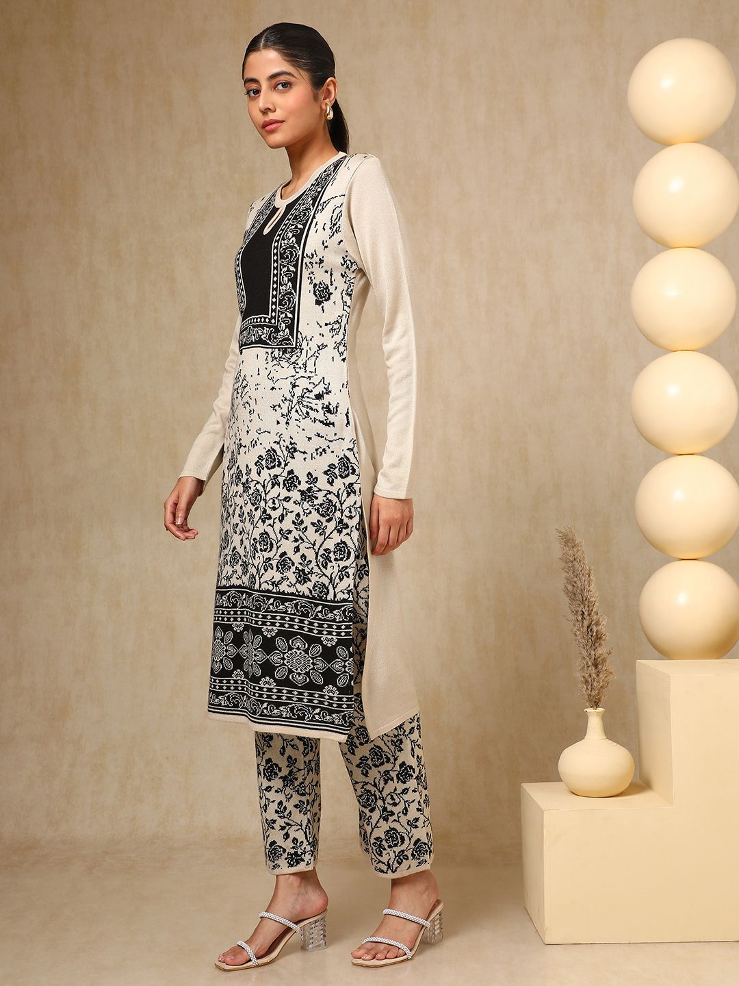 Dhiyona SO Women's Off White Floral Woven Design Keyhole Neck Acrylic Straight Kurta With Trouser