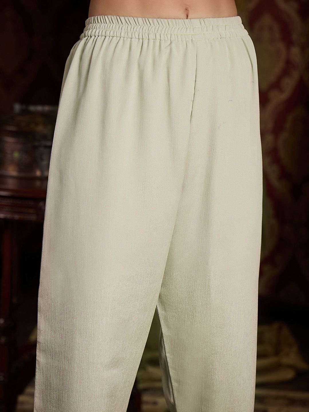 Dhiyona CH Women Ethnic Motifs Embroidered V-Neck Thread Work A-Line Regular Kurta Set