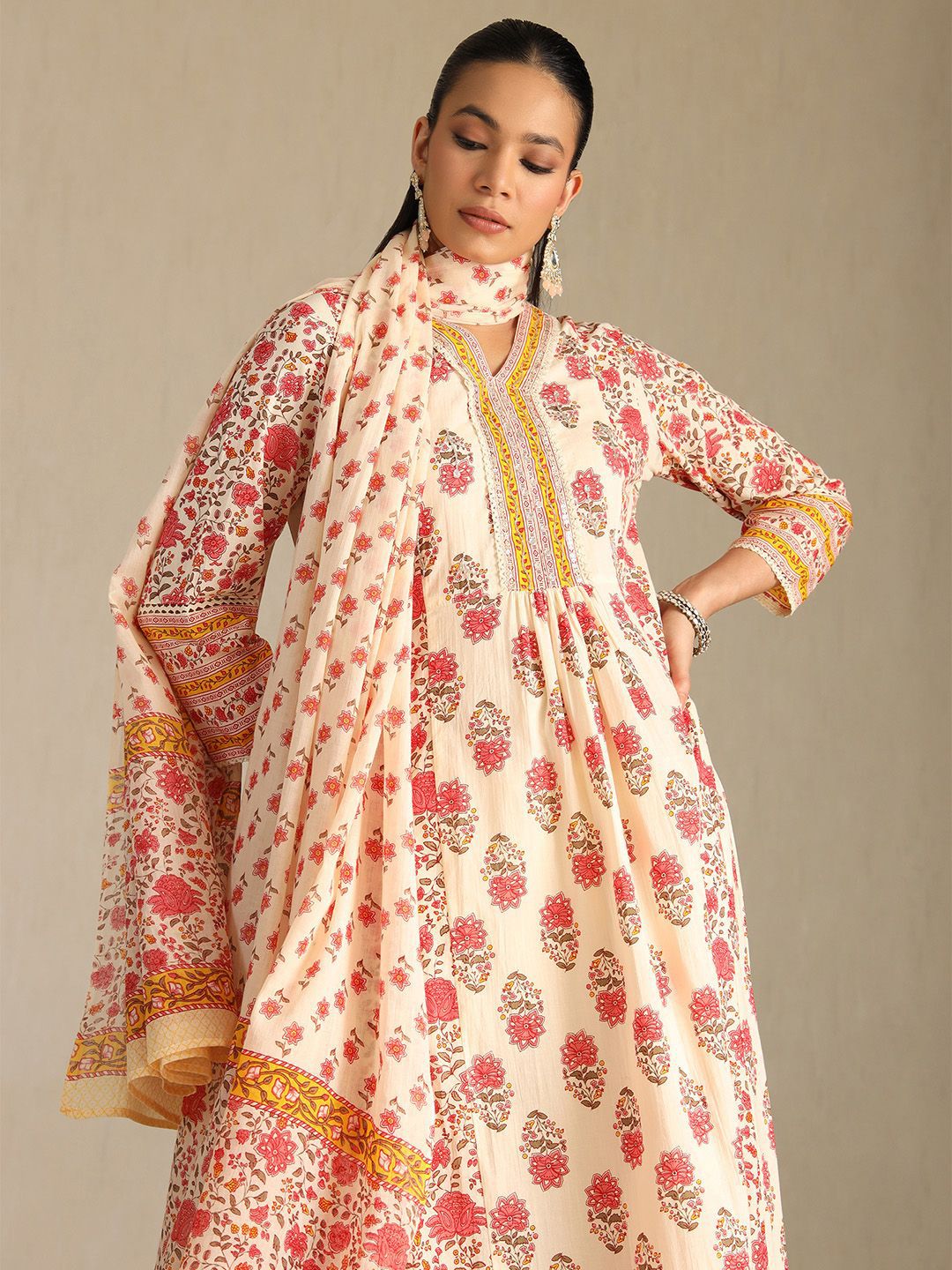 Dhiyona SO Women's Women Floral Printed Beads and Stones Kurta with Trousers & With Dupatta Kurta Sets