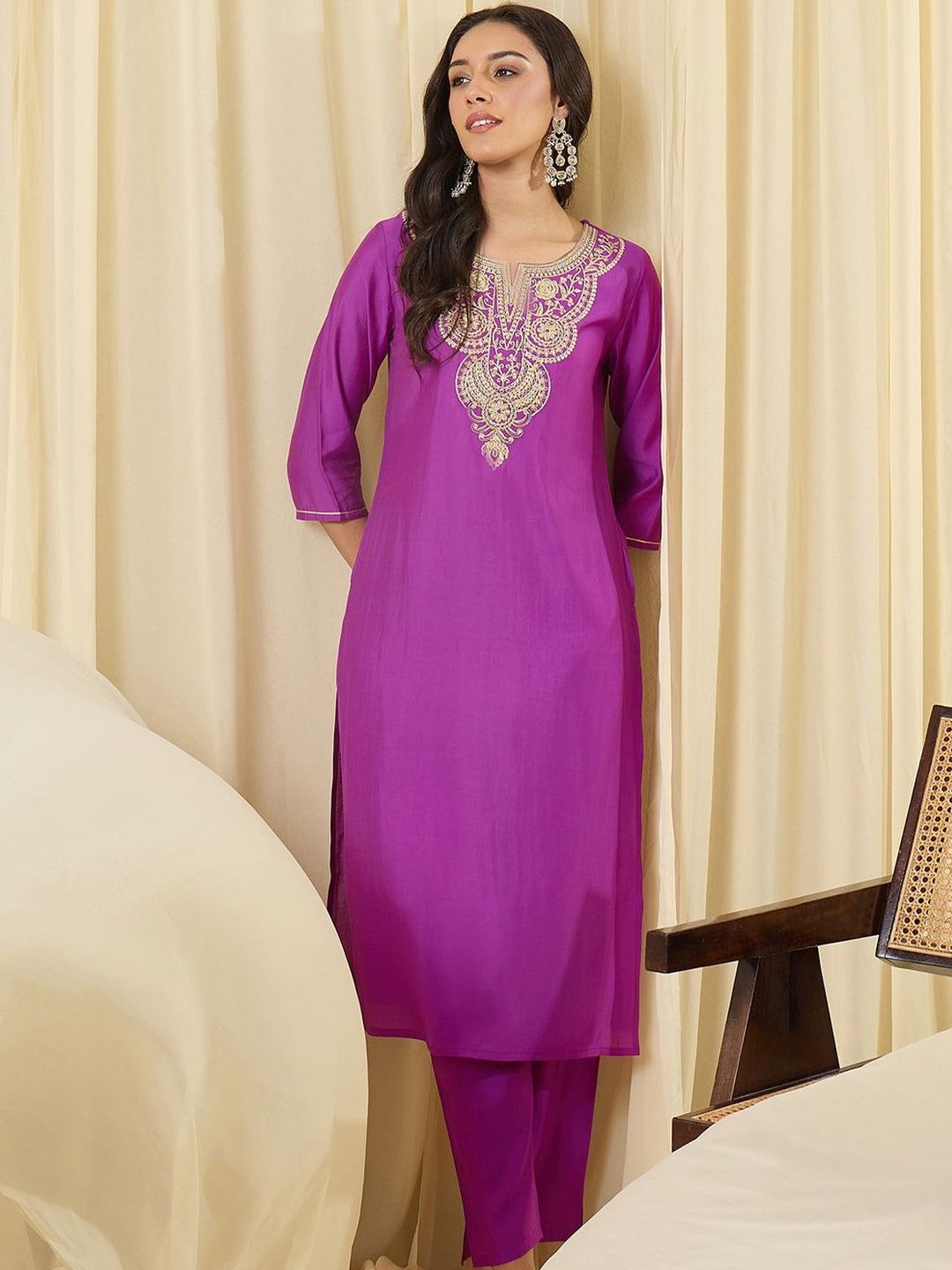 Women Ethnic Motifs Embroidered Regular Thread Work Kurta with Trousers