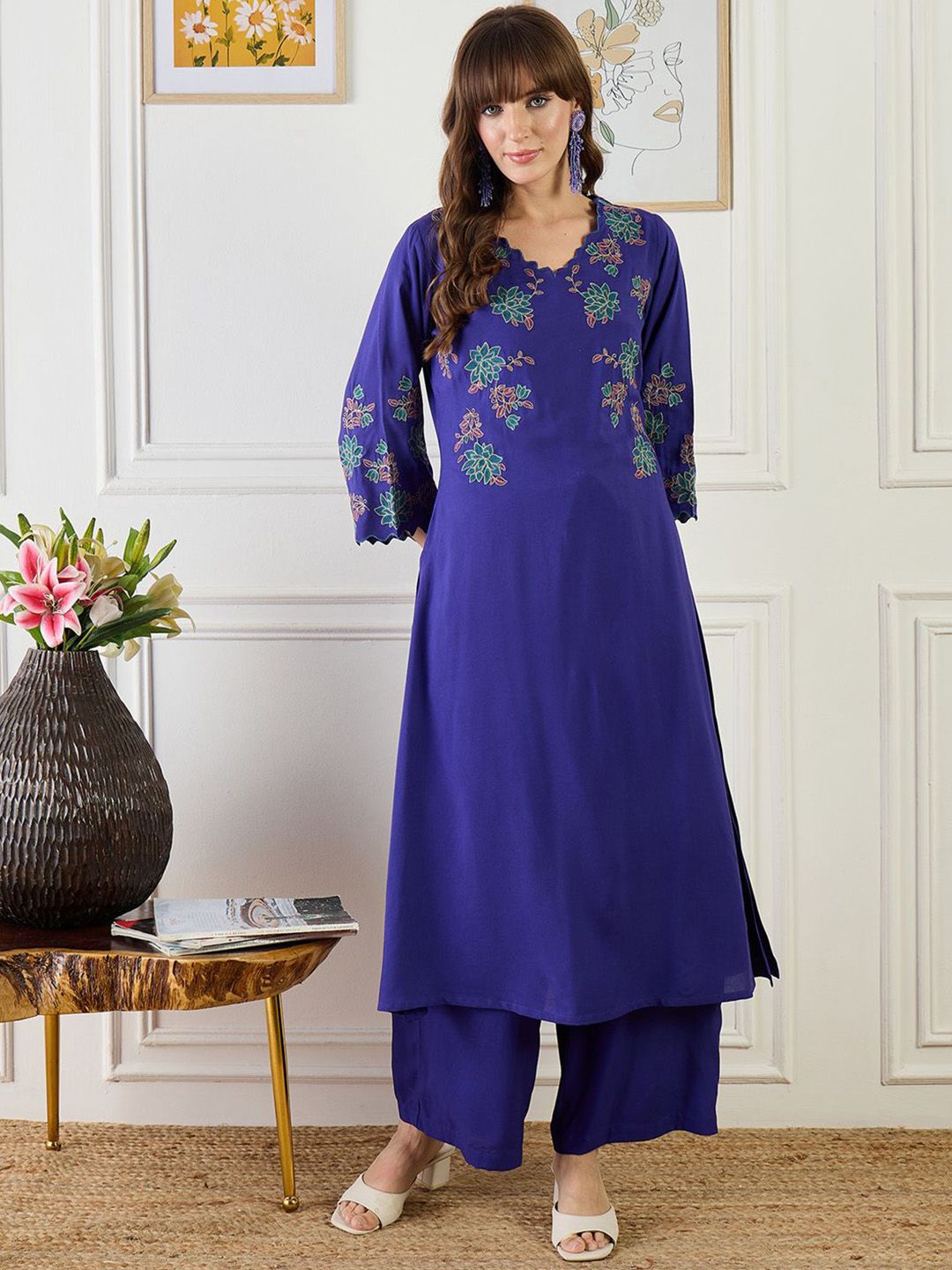 Women Floral Embroidered Regular Thread Work Kurta with Palazzos