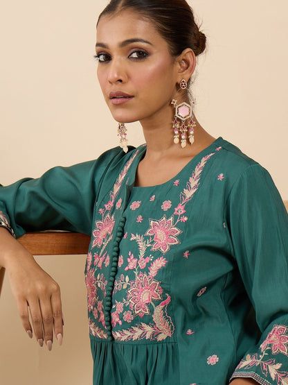 Women Floral Embroidered Panelled Thread Work Kurta with Trousers
