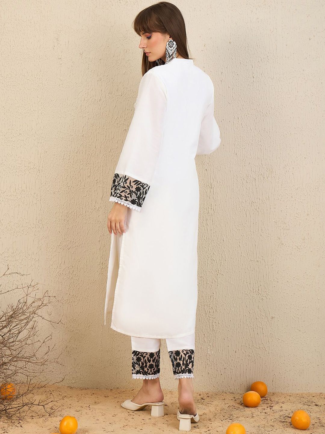 Floral Embroidered Panelled Beads and Stones Straight Kurta with Trousers