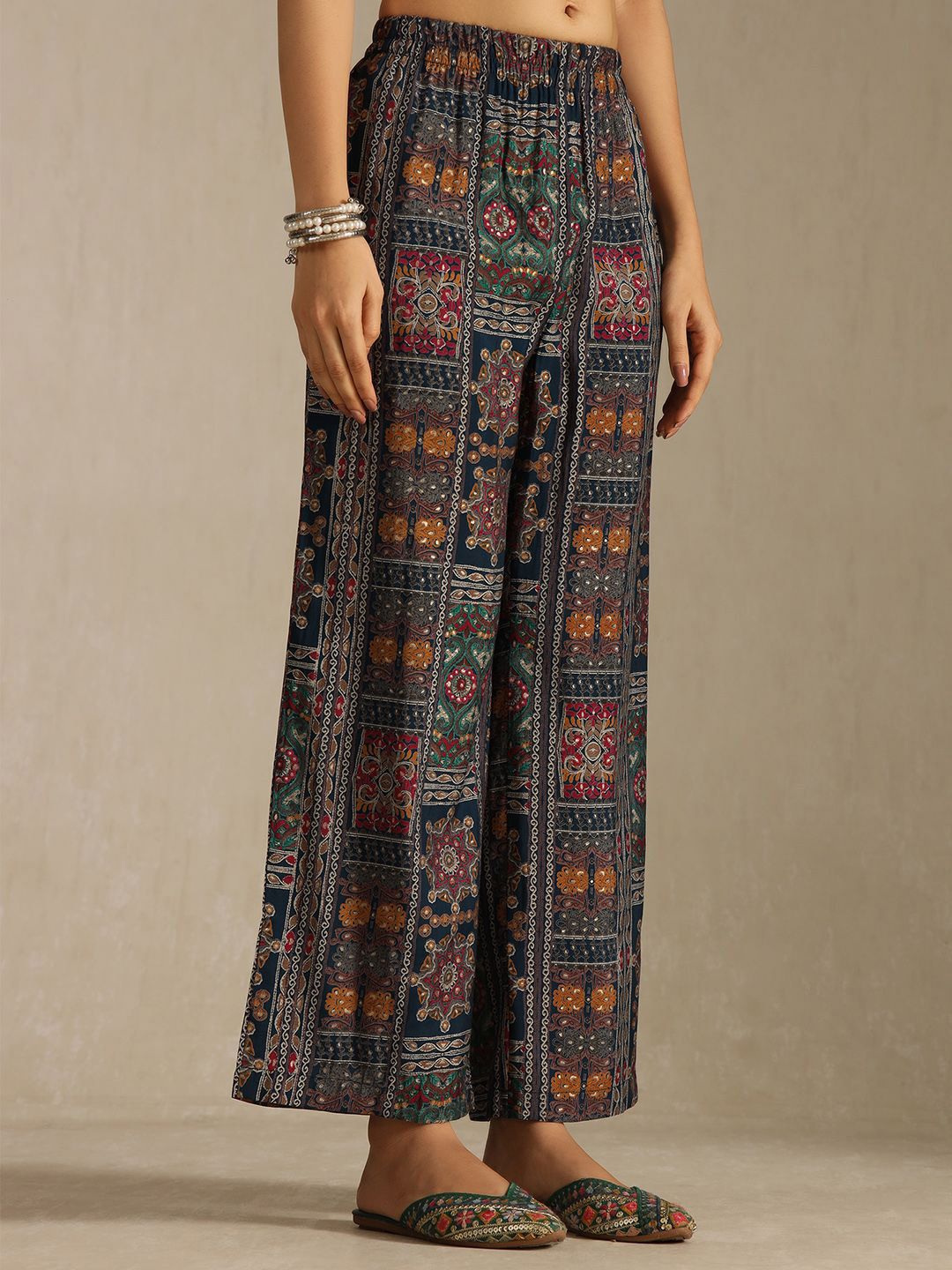 Dhiyona SO Women's Women Ethnic Motifs Printed Regular Thread Work Kurta with Palazzos
