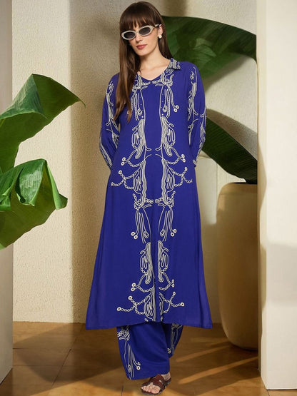 Women Ethnic Motifs Embroidered Regular Thread Work Kurta with Trousers