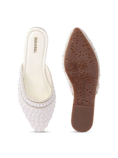Dhiyona AK Women Embellished Ethnic Ballerinas Flats