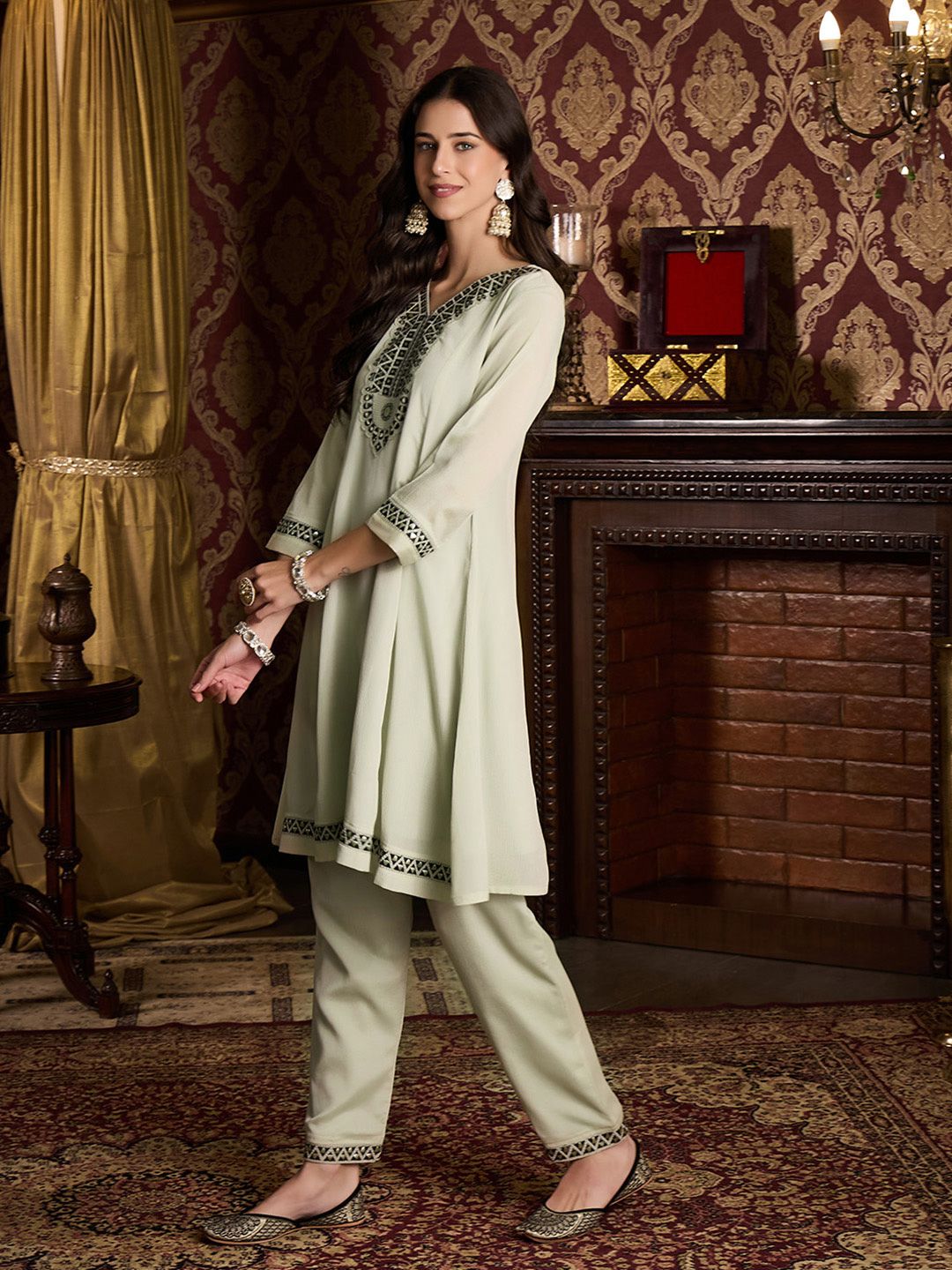 Dhiyona CH Women Ethnic Motifs Embroidered V-Neck Thread Work A-Line Regular Kurta Set