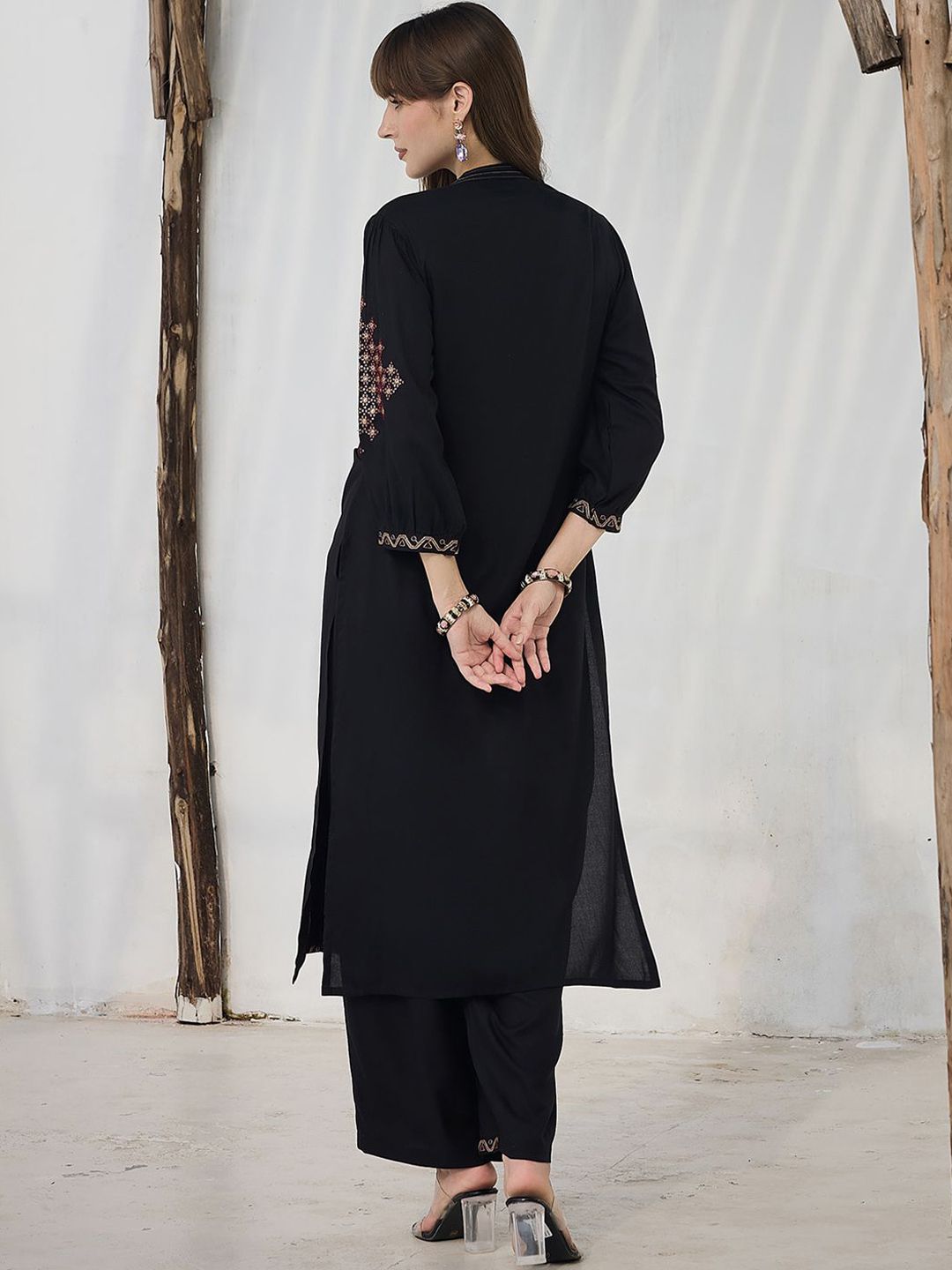 Dhiyona IE Embroidered Mandarin Collar Tunic With Trousers