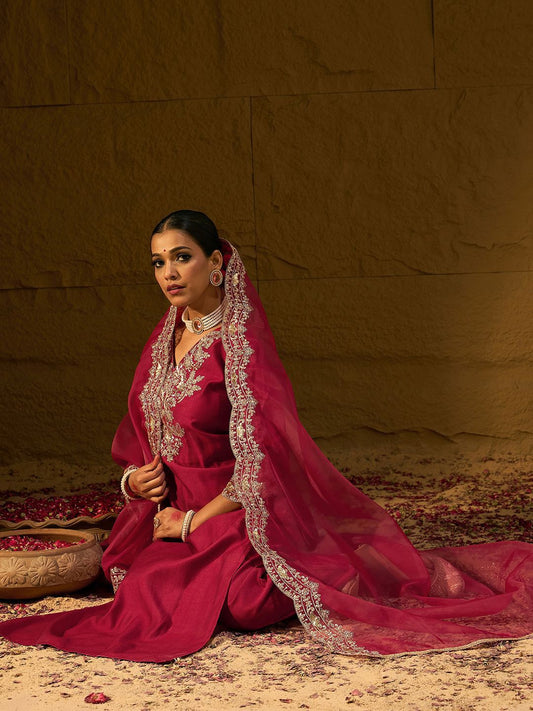 Dhiyona IE Ethnic Motifs Embroidered Thread Work Liva Straight Kurta With Trousers & Dupatta