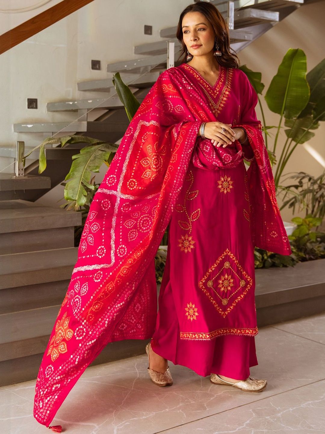 Women Ethnic Motifs Embroidered Regular Thread Work Kurta with Trousers & Dupatta