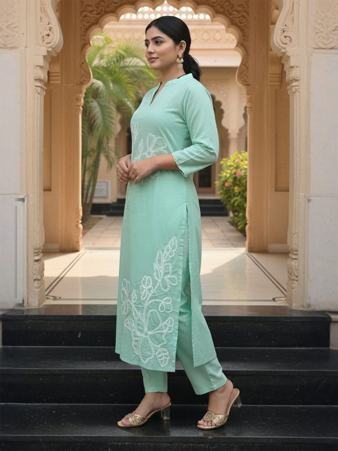 Floral Embroidered Thread Work Pure Cotton Kurta With Trousers