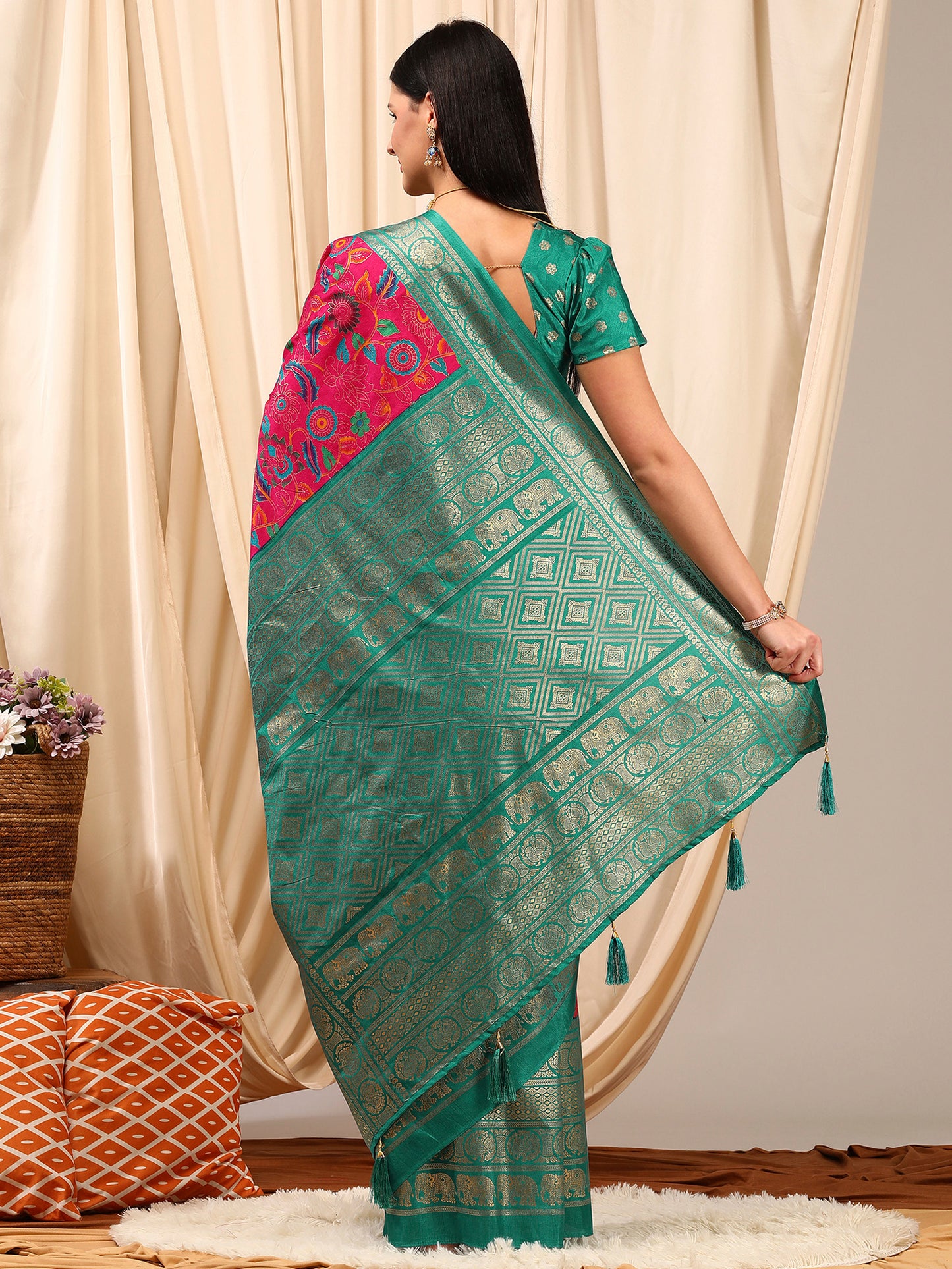 Women's Cotton Blend Pink Printed Designer Saree With Blouse Piece
