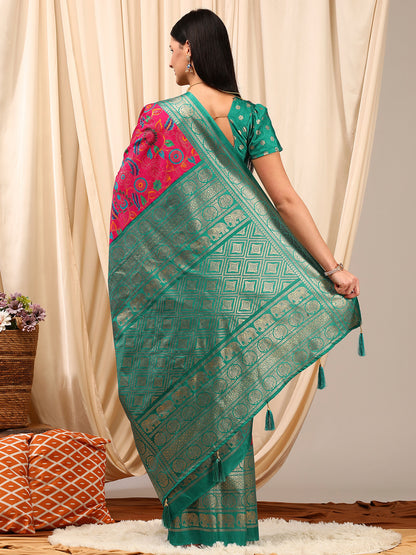 Women's Cotton Blend Pink Printed Designer Saree With Blouse Piece