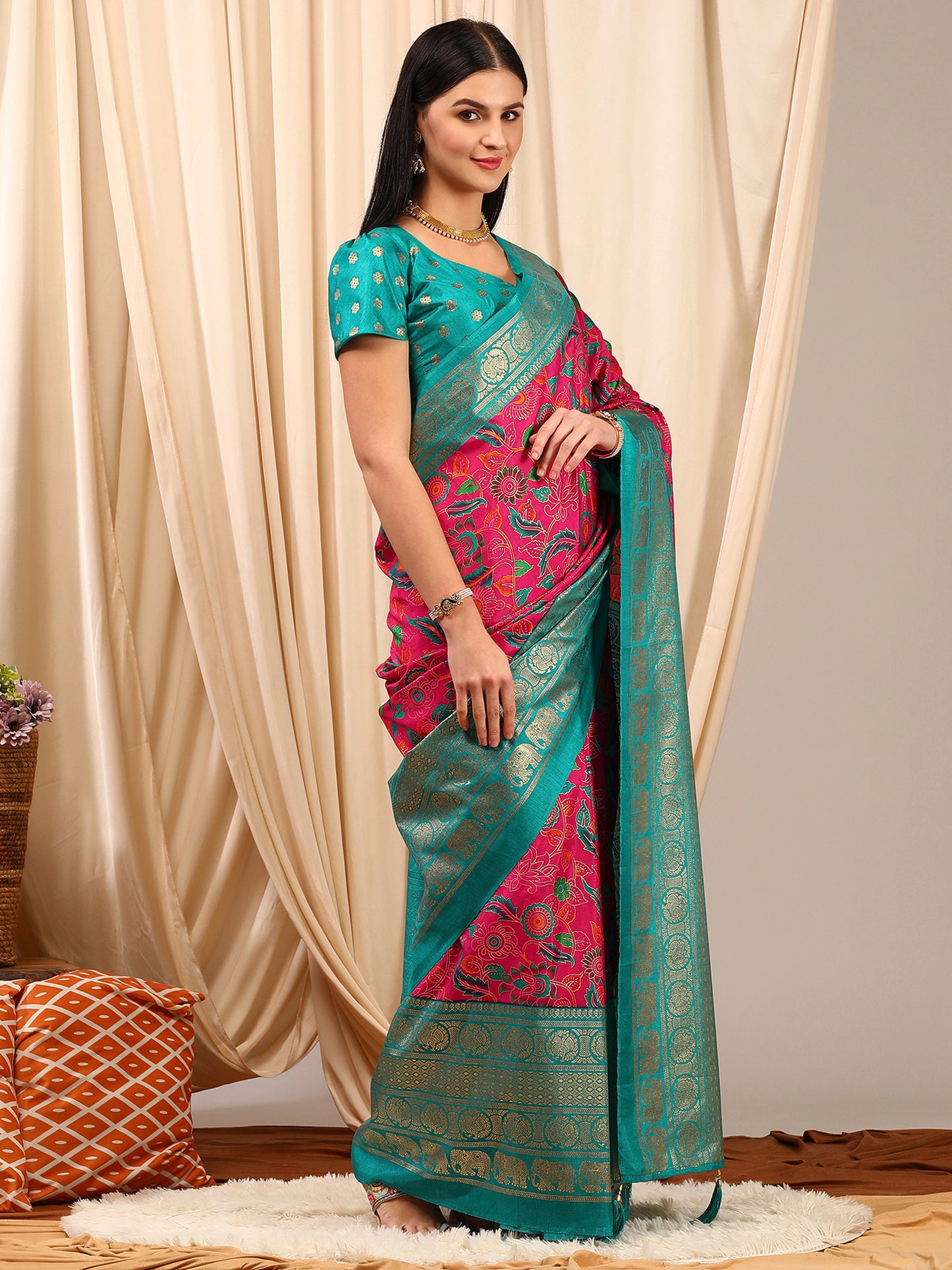 Women's Cotton Blend Pink Printed Designer Saree With Blouse Piece