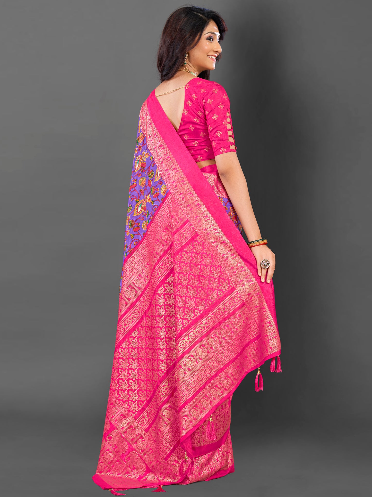 Women's Cotton Blend Lavendar Printed Designer Saree With Blouse Piece