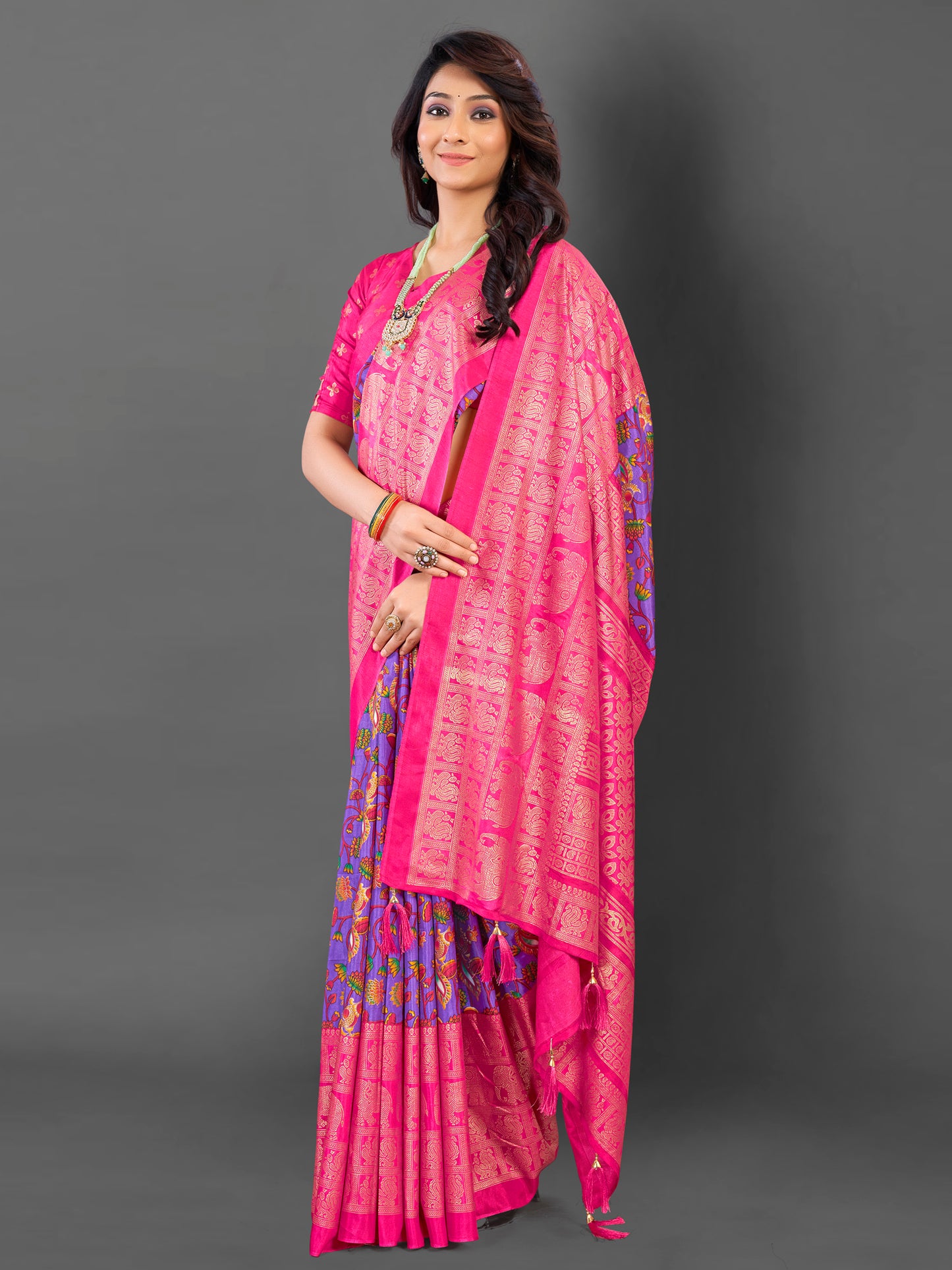 Women's Cotton Blend Lavendar Printed Designer Saree With Blouse Piece