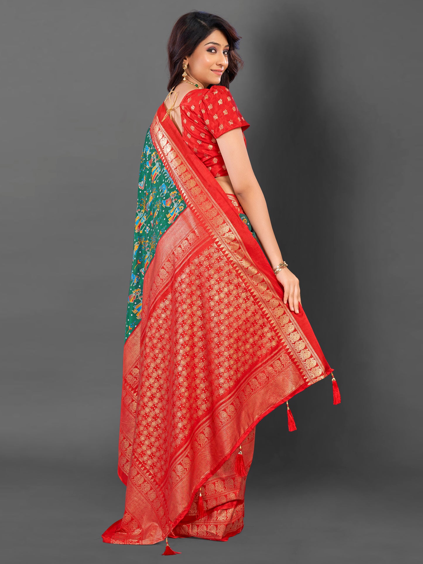 Women's Cotton Blend Green Printed Designer Saree With Blouse Piece