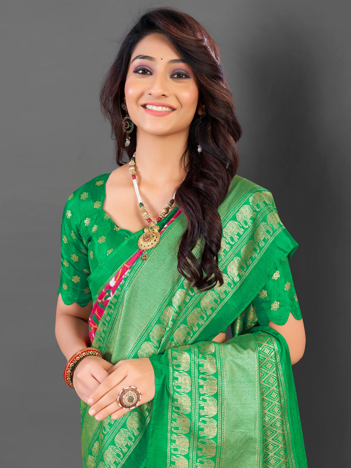 Women's Cotton Blend Pink Printed Designer Saree With Blouse Piece