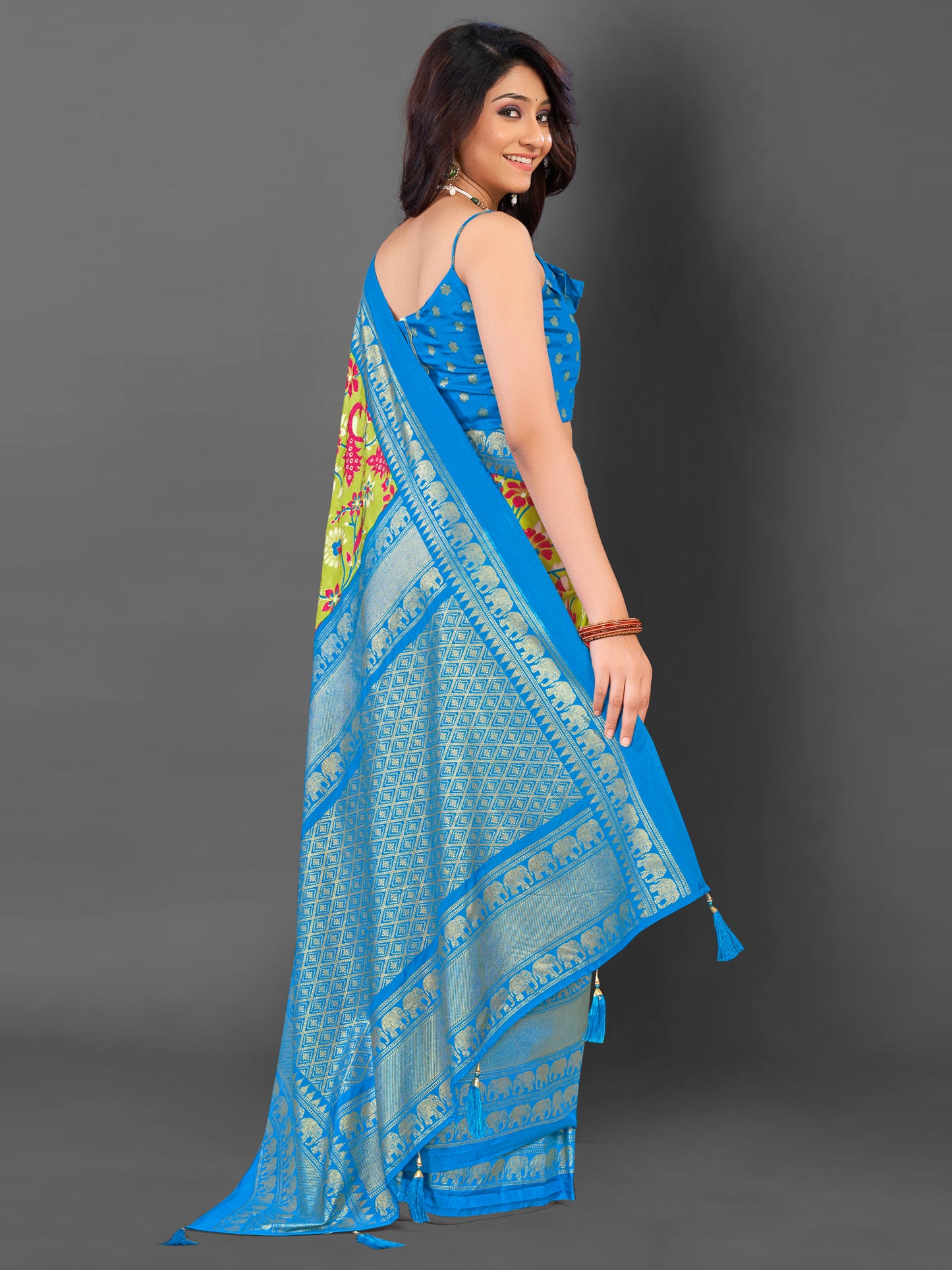 Women's Cotton Blend Light Green Printed Designer Saree With Blouse Piece